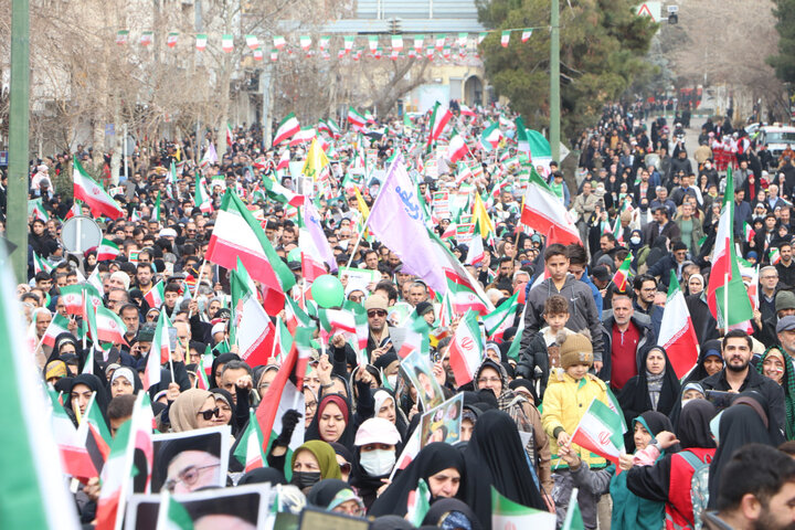 تصاویر / راهپیمایی یوم الله 22 بهمن در قزوین برگزار شد