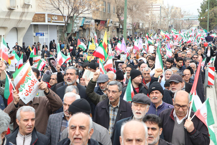 تصاویر / راهپیمایی یوم الله 22 بهمن در قزوین برگزار شد