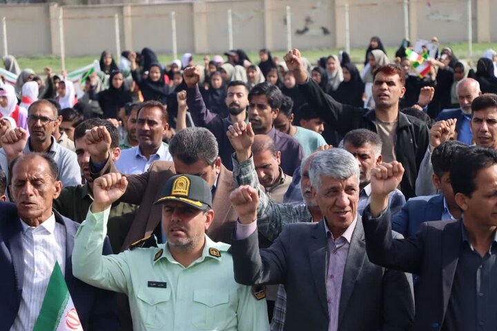 تصاویر/ مراسم راهپیمایی یوم‌الله ۲۲ بهمن در شهر قلعه‌گنج