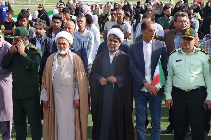 تصاویر/ مراسم راهپیمایی یوم‌الله ۲۲ بهمن در شهر قلعه‌گنج