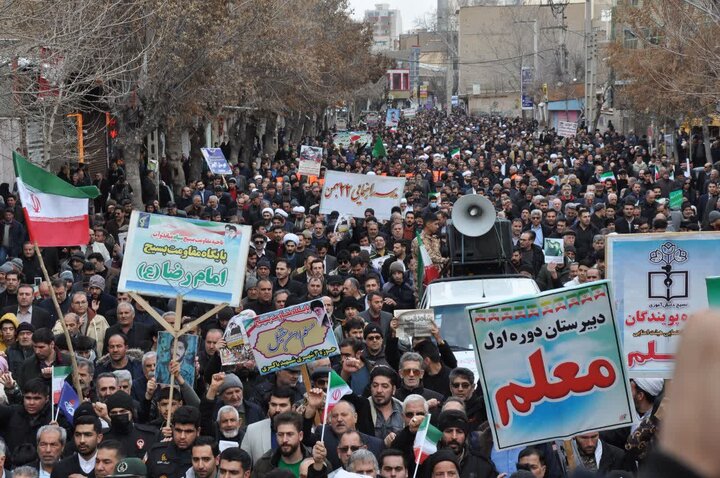 تصاویر/ راهپیمایی ۲۲ بهمن در میاندوآب