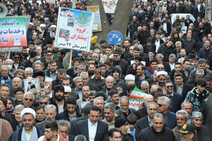 تصاویر/ راهپیمایی ۲۲ بهمن در میاندوآب