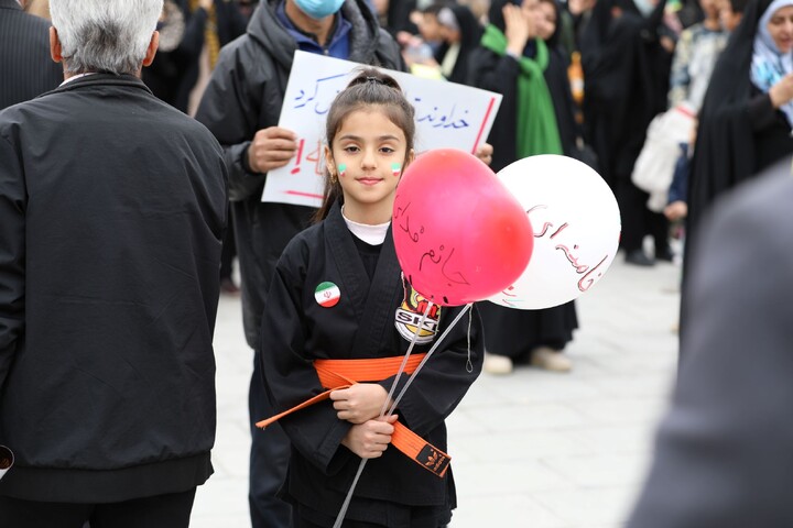 تصاویر/ خروش مردم انقلابی استان یزد در راهپیمایی یوم الله ۲۲ بهمن ماه