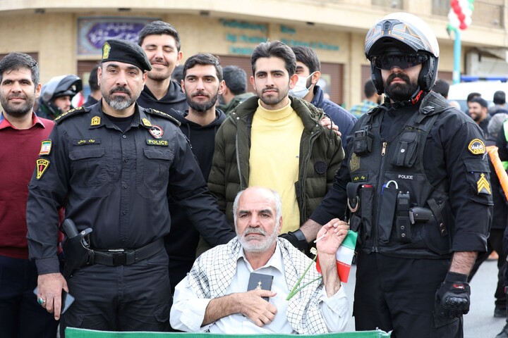 تصاویر/ خروش مردم انقلابی استان یزد در راهپیمایی یوم الله ۲۲ بهمن ماه