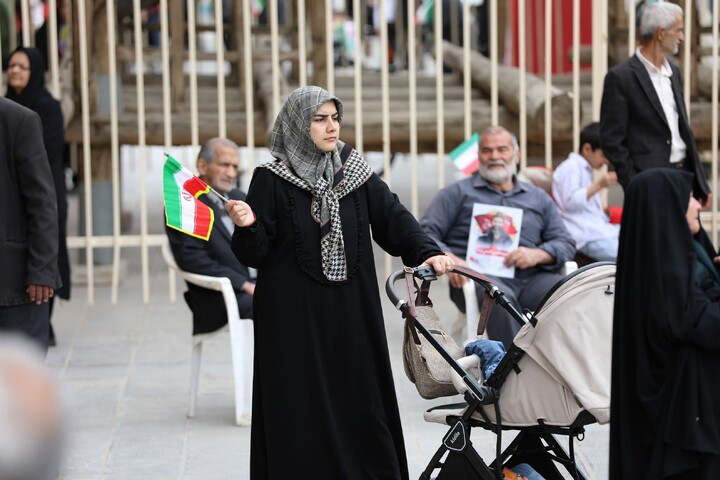 تصاویر/ خروش مردم انقلابی استان یزد در راهپیمایی یوم الله ۲۲ بهمن ماه