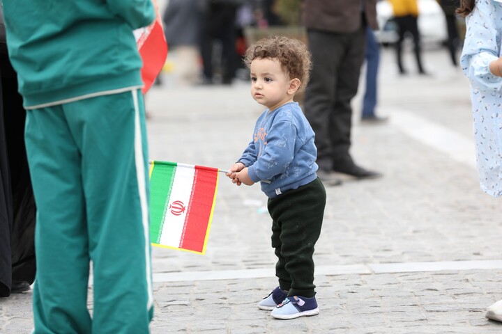 تصاویر/ خروش مردم انقلابی استان یزد در راهپیمایی یوم الله ۲۲ بهمن ماه