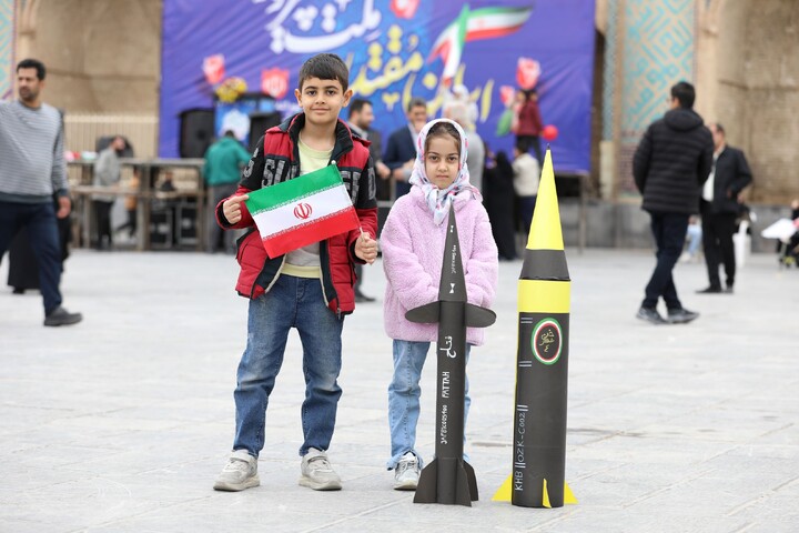 تصاویر/ خروش مردم انقلابی استان یزد در راهپیمایی یوم الله ۲۲ بهمن ماه