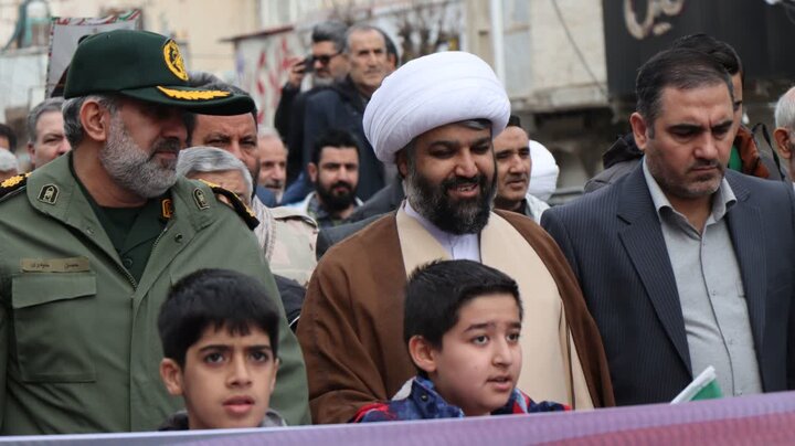 تصاویر/ مردم باقرشهر و کهریزک بار دیگر وفاداری خود را به انقلاب نشان دادند