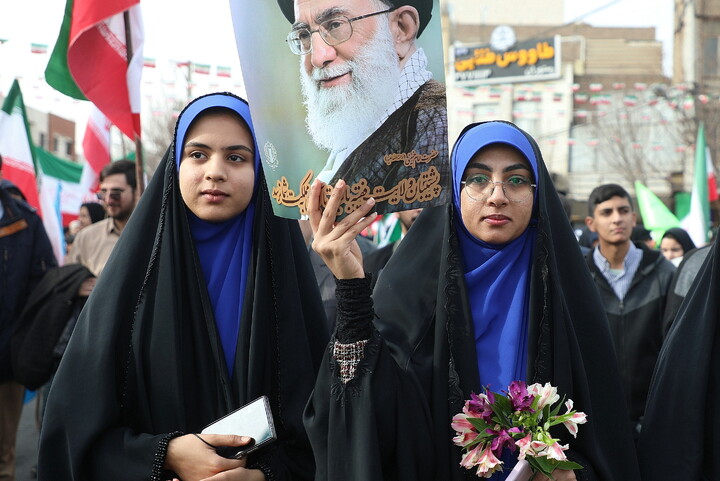 تصاویر/ حضور پر شور مردم فم در راهپیمایی دشمن‌شکن ۲۲ بهمن