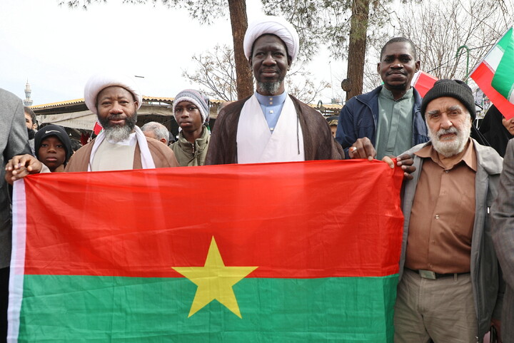 تصاویر/ حضور پر شور مردم فم در راهپیمایی دشمن‌شکن ۲۲ بهمن