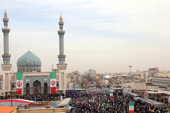 تصاویر/ حضور پر شور مردم فم در راهپیمایی دشمن‌شکن ۲۲ بهمن