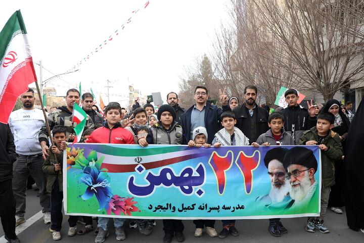 تصاویر/ حضور پر شور مردم فم در راهپیمایی دشمن‌شکن ۲۲ بهمن