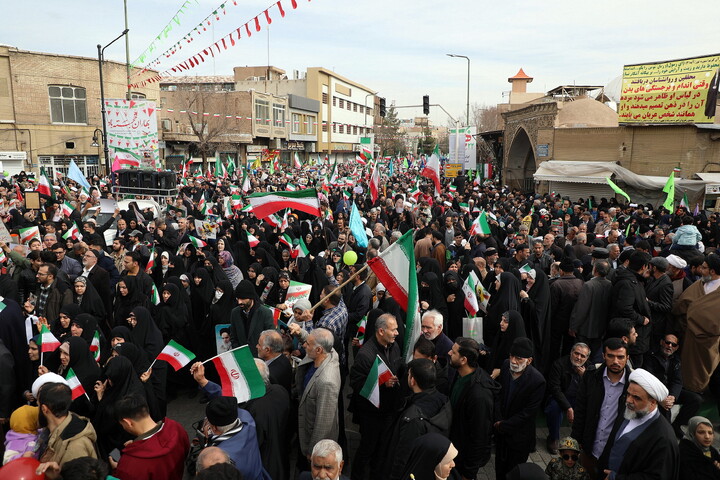 تصاویر/ حضور پر شور مردم فم در راهپیمایی دشمن‌شکن ۲۲ بهمن