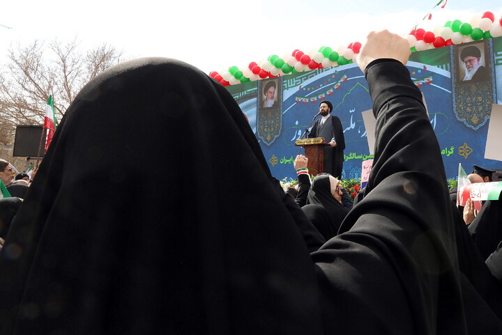 تصاویر/ حضور پر شور مردم فم در راهپیمایی دشمن‌شکن ۲۲ بهمن