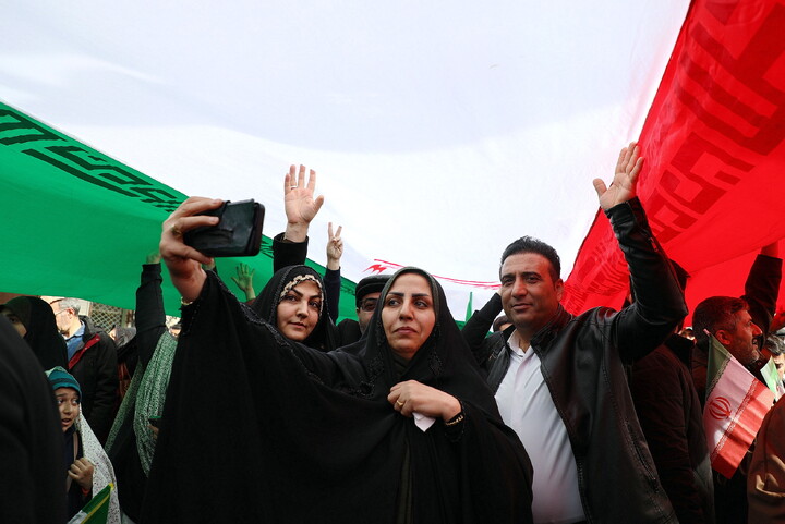 تصاویر/ حضور پر شور مردم فم در راهپیمایی دشمن‌شکن ۲۲ بهمن