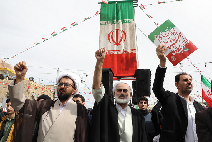 تصاویر/ حضور پر شور مردم فم در راهپیمایی دشمن‌شکن ۲۲ بهمن