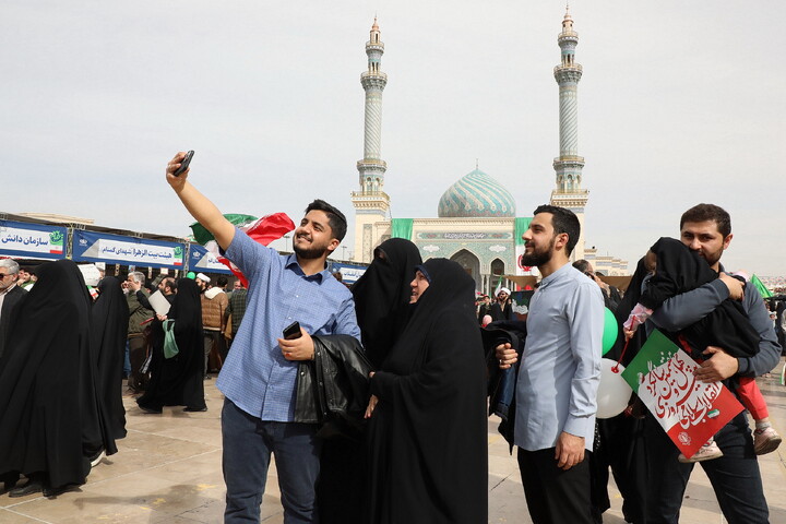تصاویر/ حضور پر شور مردم فم در راهپیمایی دشمن‌شکن ۲۲ بهمن