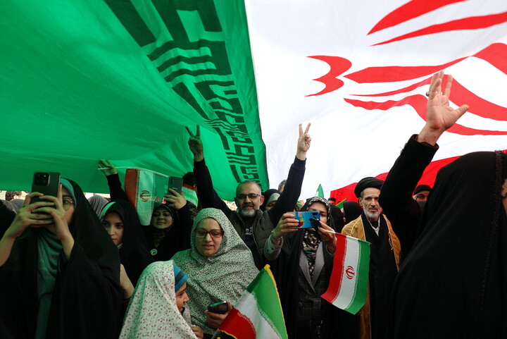 تصاویر/ حضور پر شور مردم فم در راهپیمایی دشمن‌شکن ۲۲ بهمن