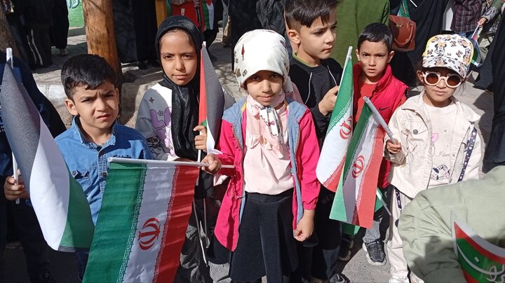 تصاویر/ مراسم راهپیمایی یوم‌الله ۲۲ بهمن در شهر ماهان