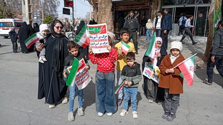 تصاویر/ مراسم راهپیمایی یوم‌الله ۲۲ بهمن در شهر ماهان