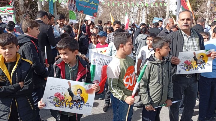 تصاویر/ مراسم راهپیمایی یوم‌الله ۲۲ بهمن در شهر ماهان