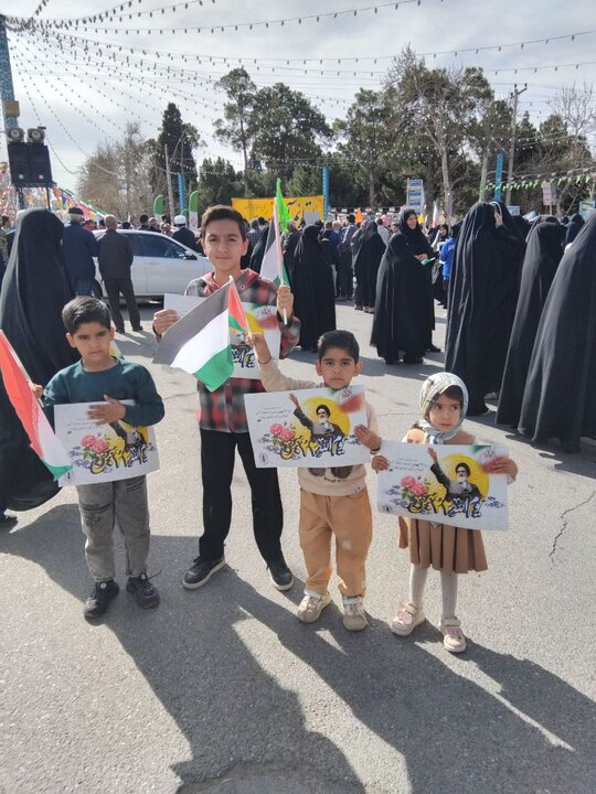 تصاویر/ مراسم راهپیمایی یوم‌الله ۲۲ بهمن در شهر ماهان