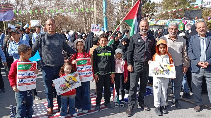 تصاویر/ مراسم راهپیمایی یوم‌الله ۲۲ بهمن در شهر ماهان