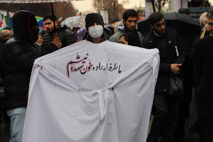 تصاویر/ خروش مردم انقلابی در راهپیمایی یوم الله ۲۲ بهمن ماه در تبریز