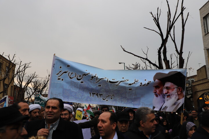 تصاویر/ خروش مردم انقلابی در راهپیمایی یوم الله ۲۲ بهمن ماه در تبریز