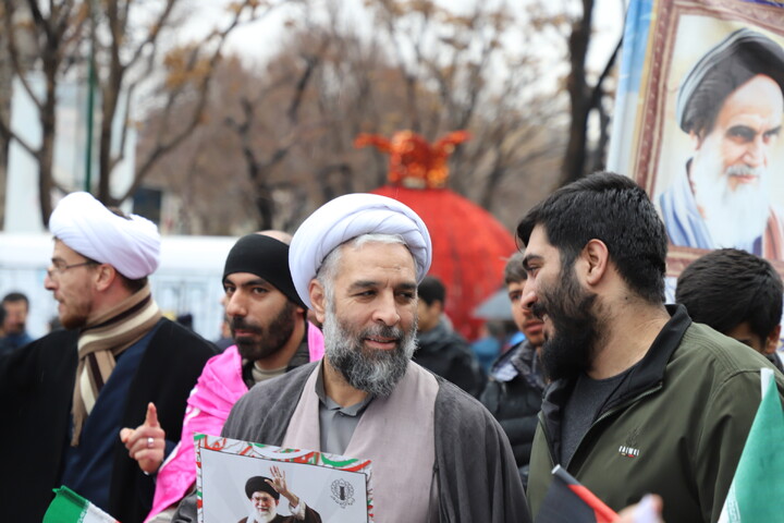 تصاویر/ خروش مردم انقلابی در راهپیمایی یوم الله ۲۲ بهمن ماه در تبریز