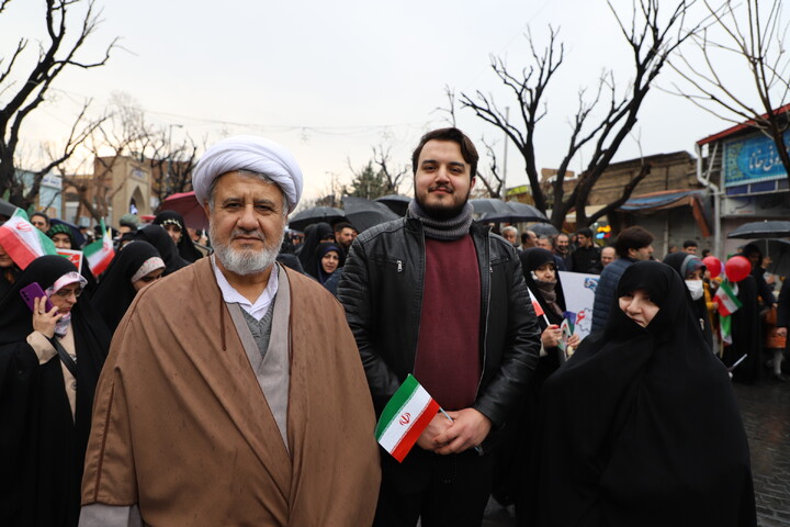 تصاویر/ خروش مردم انقلابی در راهپیمایی یوم الله ۲۲ بهمن ماه در تبریز