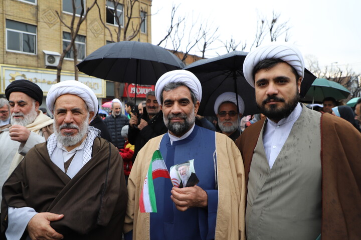 تصاویر/ خروش مردم انقلابی در راهپیمایی یوم الله ۲۲ بهمن ماه در تبریز