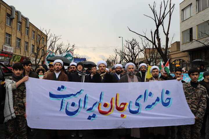 تصاویر/ خروش مردم انقلابی در راهپیمایی یوم الله ۲۲ بهمن ماه در تبریز