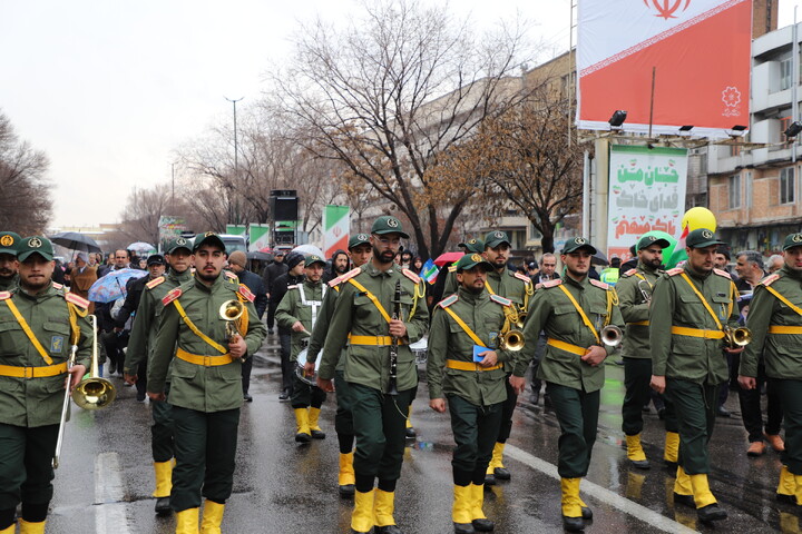تصاویر/ خروش مردم انقلابی در راهپیمایی یوم الله ۲۲ بهمن ماه در تبریز