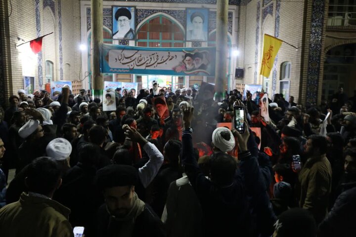 قم المقدسہ میں اردو طلاب کا عظیم اجتماع؛ انقلابِ اسلامی اور رہبرِ معظم سے تجدیدِ عہد، اسلام آباد دھماکے کی مذمت