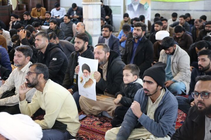 قم المقدسہ میں اردو طلاب کا عظیم اجتماع؛ انقلابِ اسلامی اور رہبرِ معظم سے تجدیدِ عہد، اسلام آباد دھماکے کی مذمت