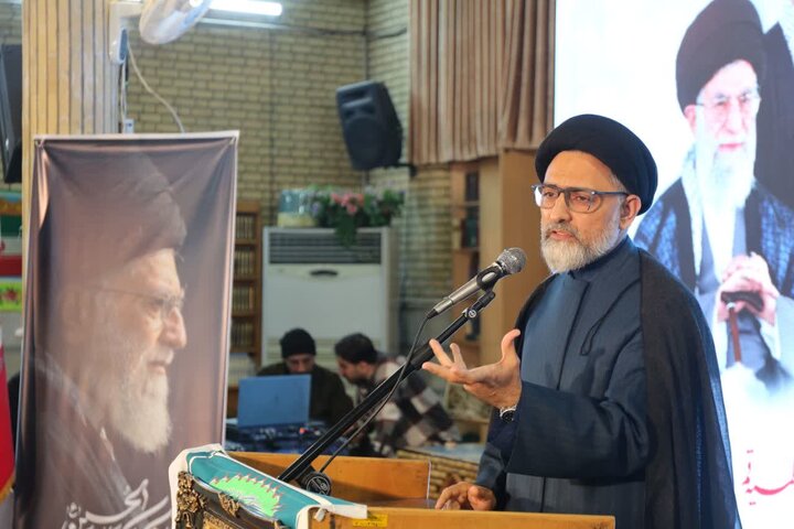 قم المقدسہ میں اردو طلاب کا عظیم اجتماع؛ انقلابِ اسلامی اور رہبرِ معظم سے تجدیدِ عہد، اسلام آباد دھماکے کی مذمت