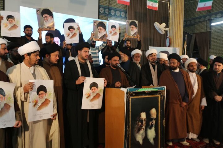 قم المقدسہ میں اردو طلاب کا عظیم اجتماع؛ انقلابِ اسلامی اور رہبرِ معظم سے تجدیدِ عہد، اسلام آباد دھماکے کی مذمت