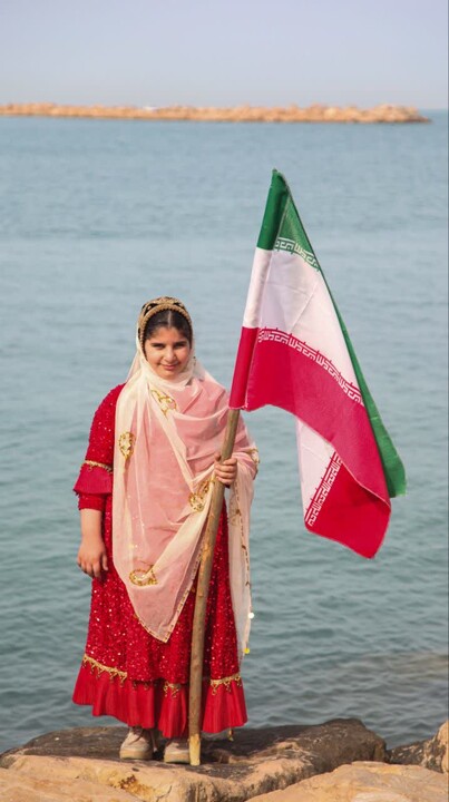 تصاویر/ نسل آینده بوشهر در قاب راهپیمایی ۲۲ بهمن