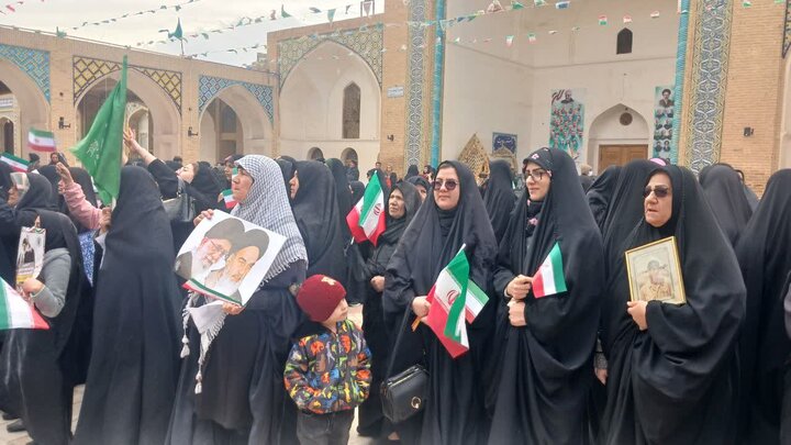 تصاویر/حضور انقلابی و پرشور مردم منطقه اردهال در راهپیمایی۲۲ بهمن