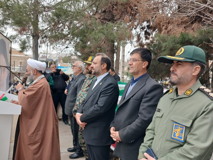 تصاویر / حضور حماسی مردم نهاوند در 22 بهمن