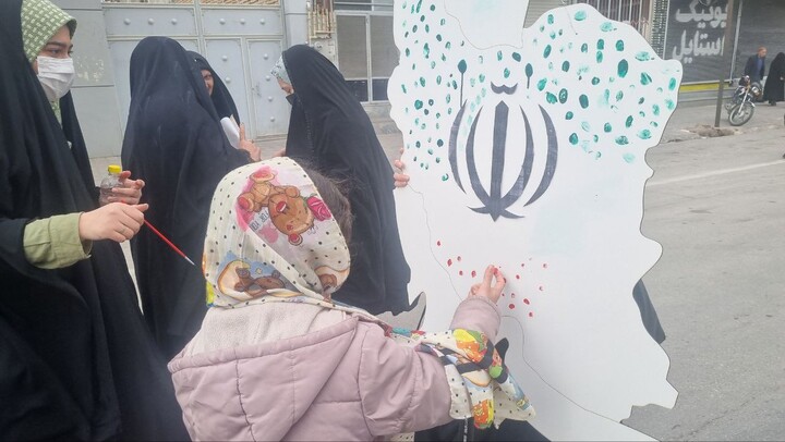 تصاویر / حضور حماسی مردم نهاوند در 22 بهمن