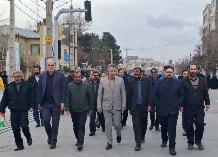 تصاویر / حضور حماسی مردم نهاوند در 22 بهمن