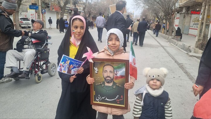 تصاویر / حضور حماسی مردم نهاوند در 22 بهمن