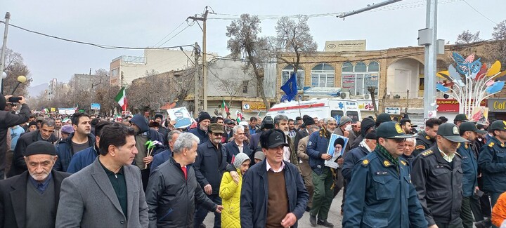 تصاویر / حضور حماسی مردم نهاوند در 22 بهمن