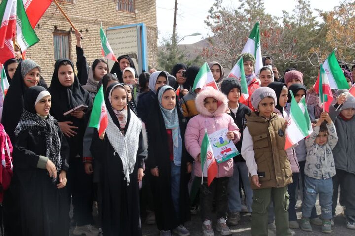 تصاویر/ مراسم راهپیمایی یوم‌الله ۲۲ بهمن در شهر پاریز