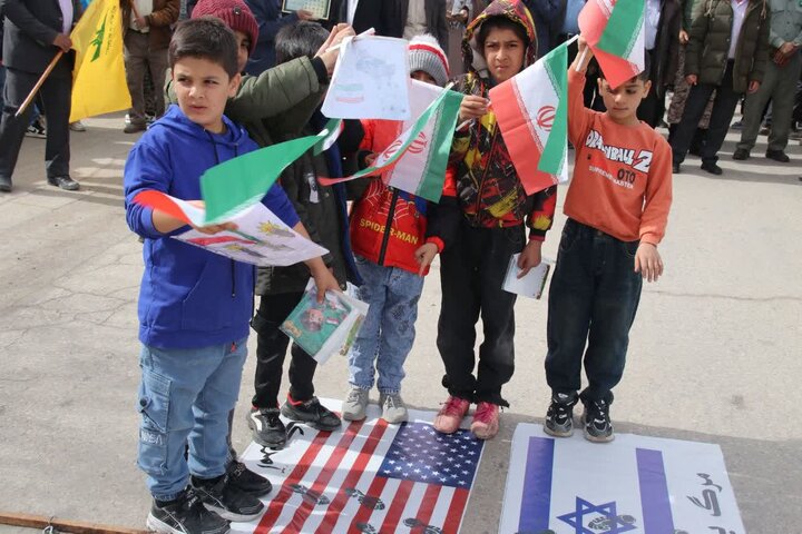 تصاویر/ مراسم راهپیمایی یوم‌الله ۲۲ بهمن در شهر پاریز