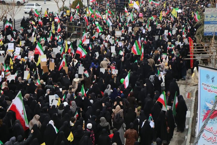 تصاویر / حضور مردم شهرستان آبیک در راهپیمایی یوم  الله 22 بهمن