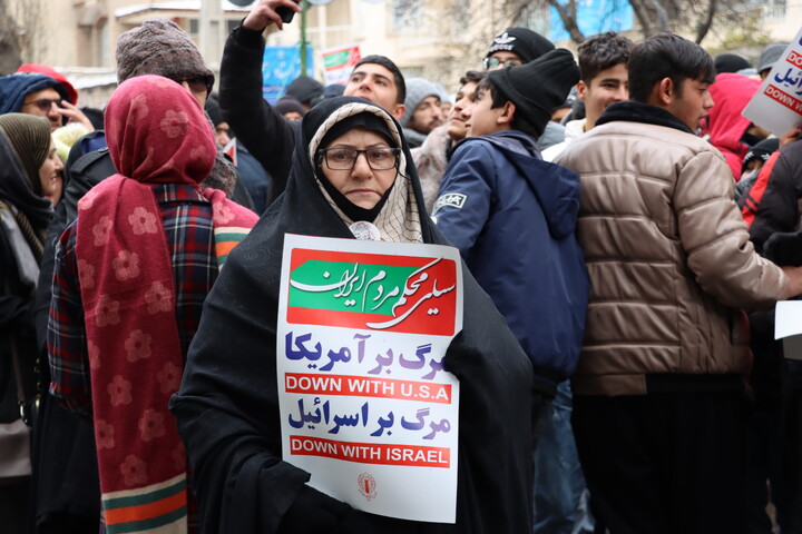 تصاویر/ حماسه حضور مردم اردبیل در راهپیمایی ۲۲ بهمن ماه ۱۴۰۴