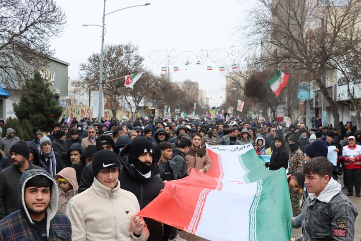 تصاویر/ حماسه حضور مردم اردبیل در راهپیمایی ۲۲ بهمن ماه ۱۴۰۴